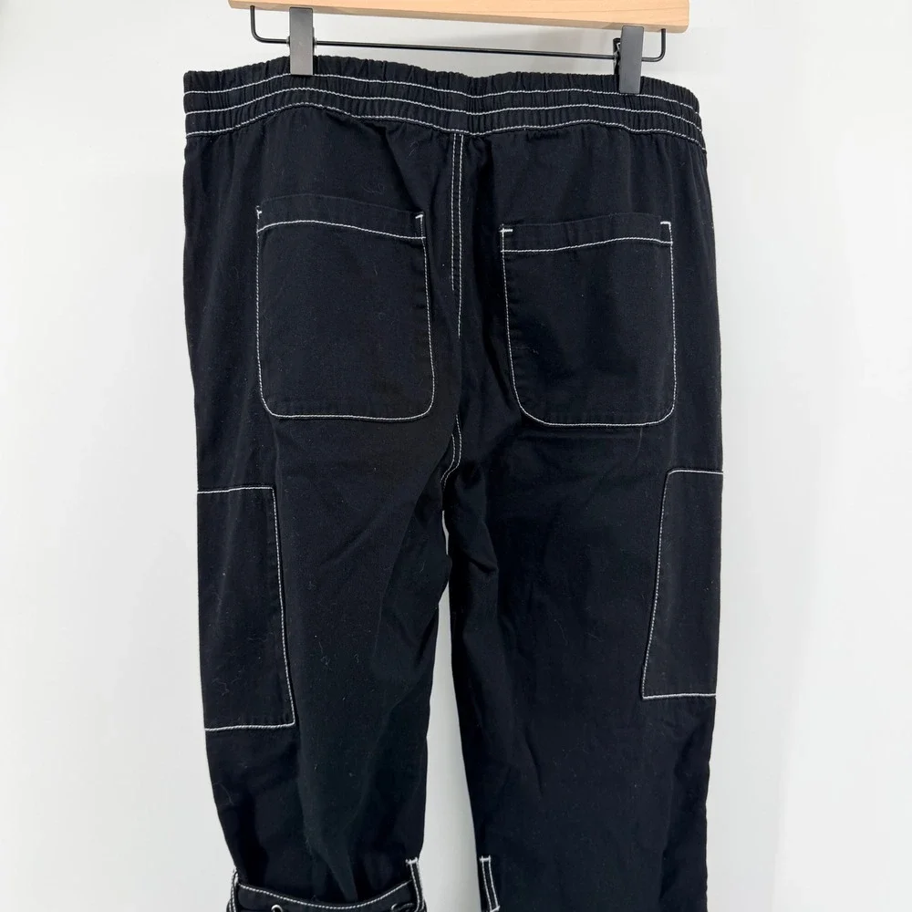 Hot Topic Black Contrast Stitch Cargo Jogger Pants Alt Emo Techwear 34x31 Black - Picture 4 of 9